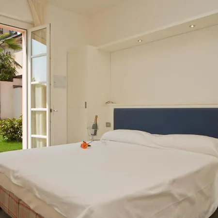 Sleeps 3 Pool T421408 *