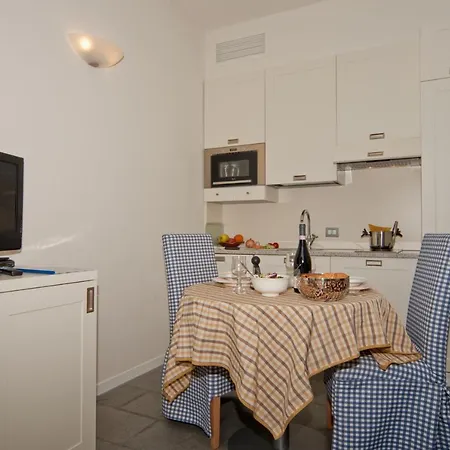 Apartment Sleeps 3 Pool T421408